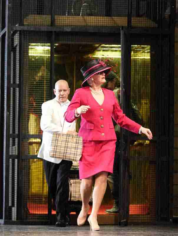 The Royal Opera – Christof Loy’s production of Richard Strauss’s Ariadne auf Naxos – Karita Mattila, Robert Dean Smith, Jane Archibald, Ruxandra Donose & Thomas Allen; conducted by Lothar Koenigs 2 13171 1