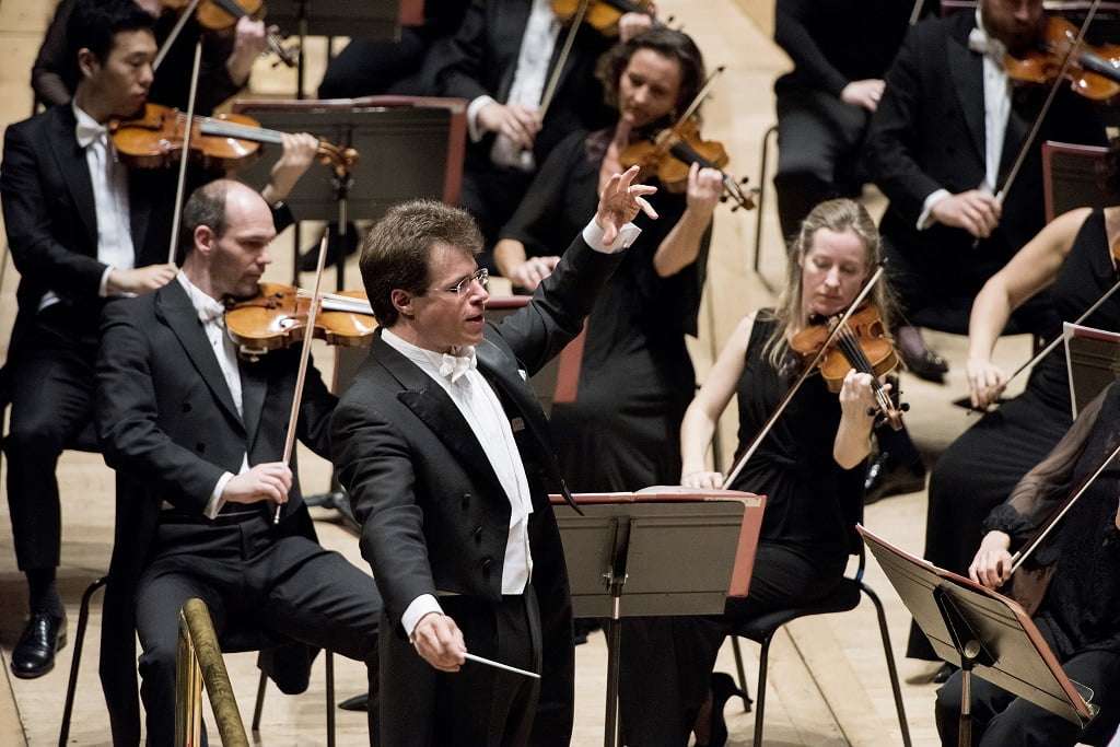 Philharmonia Orchestra/Jakub Hrůša – Brahms Hungarian Dances & Dvořák 8 – Julian Rachlin plays Tchaikovsky … Bent Sørensen Music of Today 2 14446 1