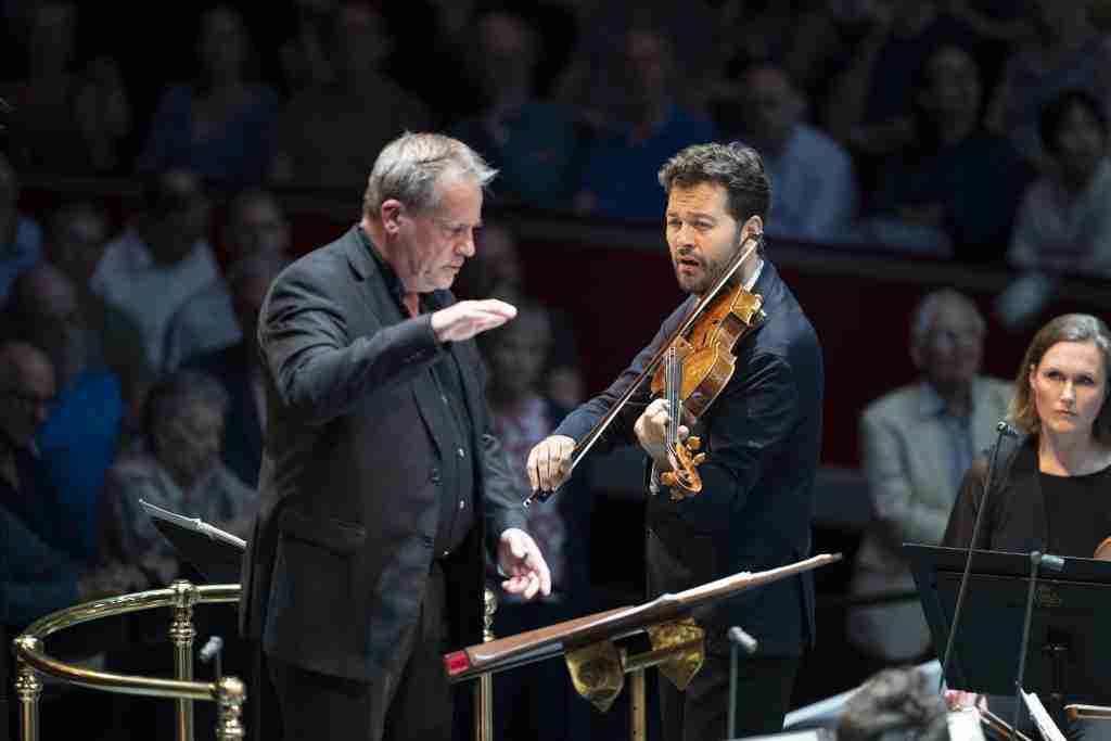 Prom 16: John Storgårds conducts the BBC Philharmonic – Lawrence Power is the soloist in the Proms premiere of Cassandra Miller’s Viola Concerto. And Shostakovich’s Symphony No. 4 2 Prom 16: Shostakovich Symphony No. 4. Cassandra Miller I cannot love without trembling (Viola Concerto) BBC co-commission Interval Shostakovich Symphony No. 4 Lawrence Power viola BBC Philharmonic John Storgårds conductor Photo: Andy Paradise
